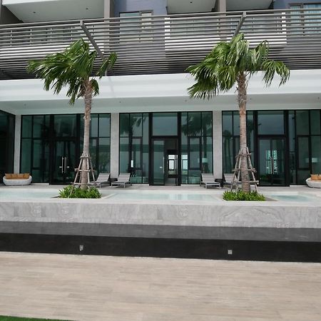Aeras - The Ultimate Beachfront Experience Джомтиен Бийч Екстериор снимка