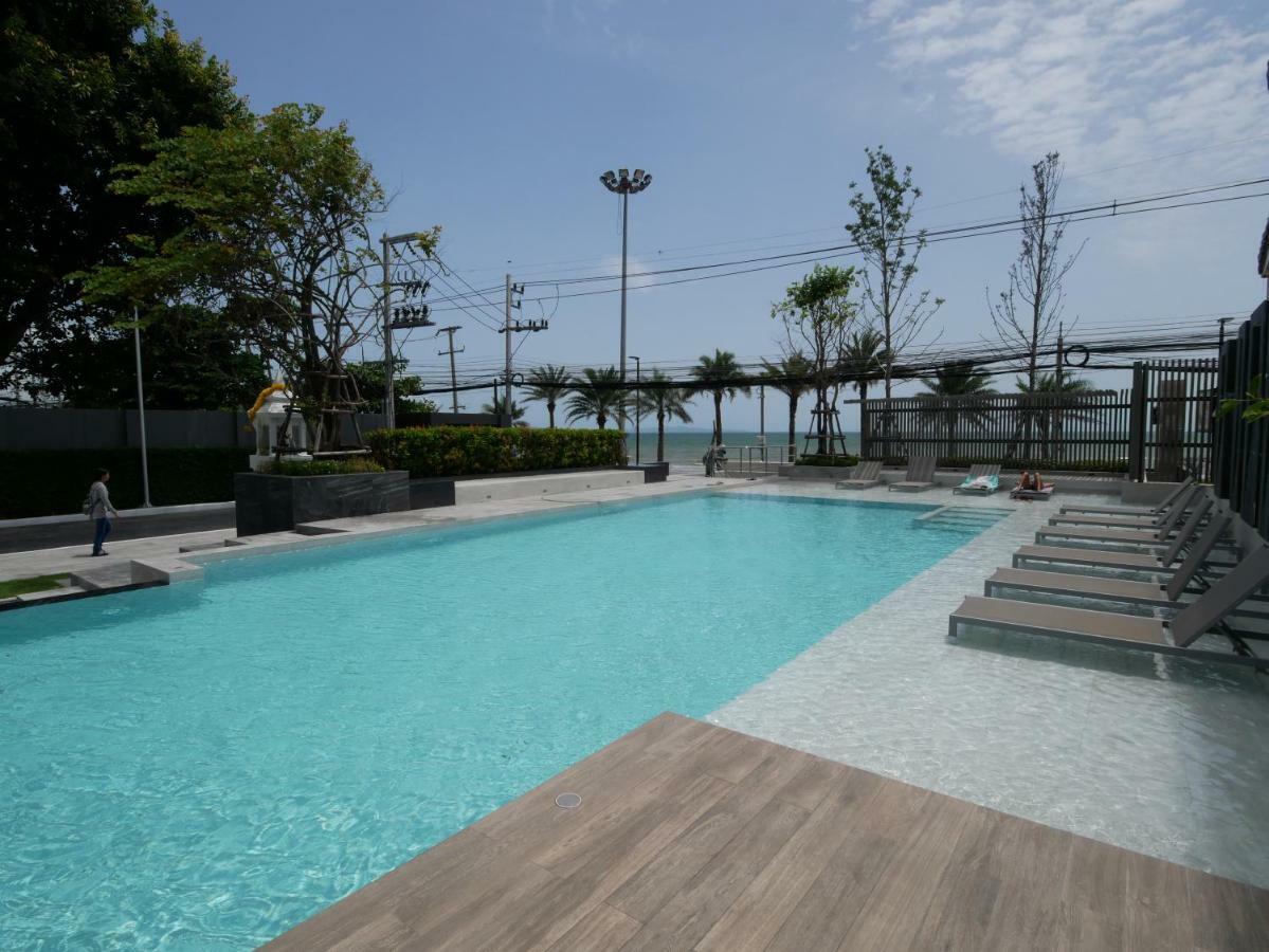 Aeras - The Ultimate Beachfront Experience Джомтиен Бийч Екстериор снимка