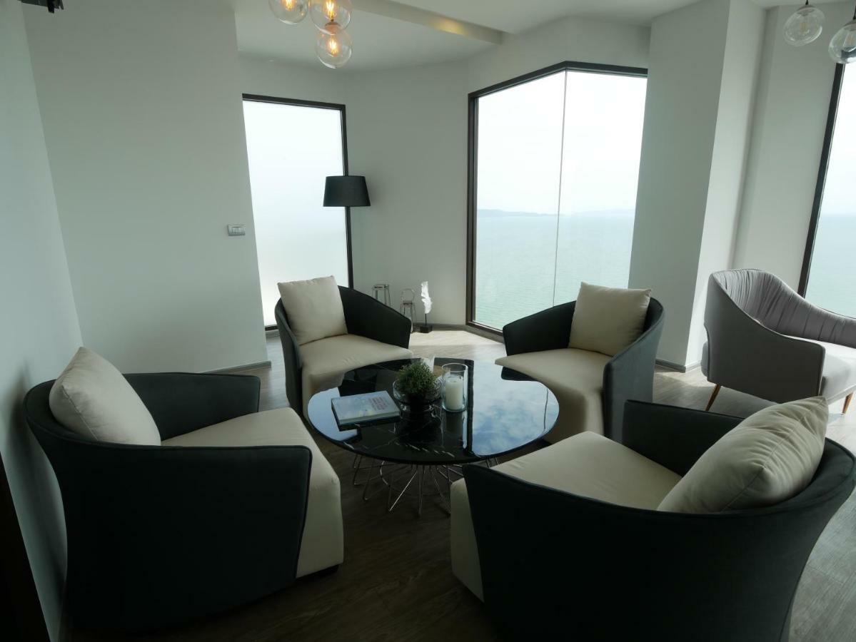 Aeras - The Ultimate Beachfront Experience Джомтиен Бийч Екстериор снимка
