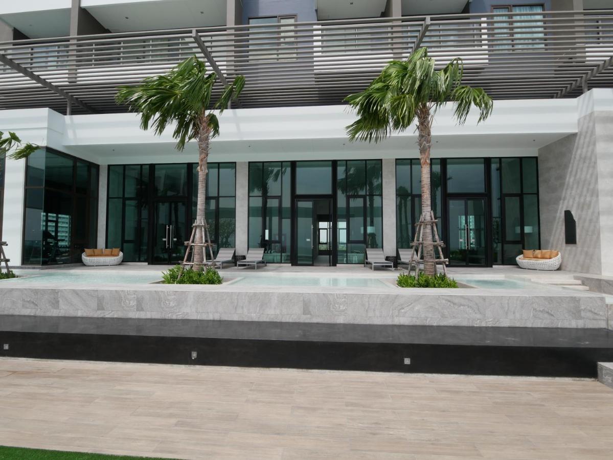 Aeras - The Ultimate Beachfront Experience Джомтиен Бийч Екстериор снимка